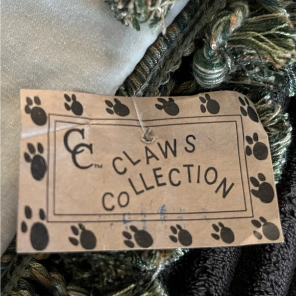 NWT Vintage Chihuahua Dogs Handmade Needlepoint Pillow Cover velvet cottage-core - Picture 2 of 7